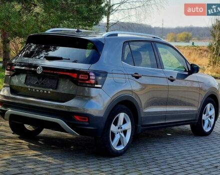 Серый Фольксваген T-Cross, объемом двигателя 1.6 л и пробегом 115 тыс. км за 23999 $, фото 33 на Automoto.ua