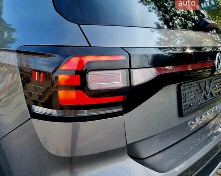 Серый Фольксваген T-Cross, объемом двигателя 1.6 л и пробегом 115 тыс. км за 22999 $, фото 26 на Automoto.ua