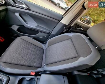 Серый Фольксваген T-Cross, объемом двигателя 1.6 л и пробегом 115 тыс. км за 23499 $, фото 92 на Automoto.ua