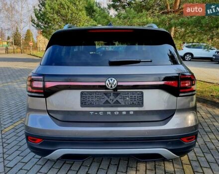 Серый Фольксваген T-Cross, объемом двигателя 1.6 л и пробегом 115 тыс. км за 23499 $, фото 38 на Automoto.ua