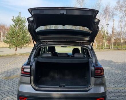 Серый Фольксваген T-Cross, объемом двигателя 1.6 л и пробегом 115 тыс. км за 22999 $, фото 15 на Automoto.ua