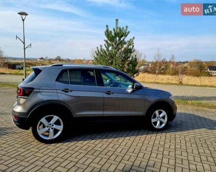 Серый Фольксваген T-Cross, объемом двигателя 1.6 л и пробегом 115 тыс. км за 23499 $, фото 42 на Automoto.ua