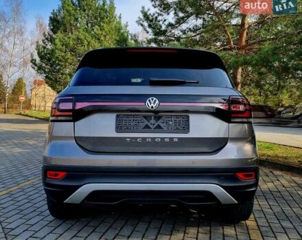 Серый Фольксваген T-Cross, объемом двигателя 1.6 л и пробегом 115 тыс. км за 23499 $, фото 28 на Automoto.ua