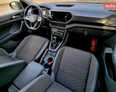Серый Фольксваген T-Cross, объемом двигателя 1.6 л и пробегом 115 тыс. км за 23999 $, фото 88 на Automoto.ua