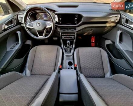 Серый Фольксваген T-Cross, объемом двигателя 1.6 л и пробегом 115 тыс. км за 23499 $, фото 44 на Automoto.ua