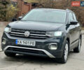 Серый Фольксваген T-Cross, объемом двигателя 1 л и пробегом 65 тыс. км за 16500 $, фото 1 на Automoto.ua