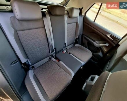 Серый Фольксваген T-Cross, объемом двигателя 1.6 л и пробегом 115 тыс. км за 23499 $, фото 90 на Automoto.ua