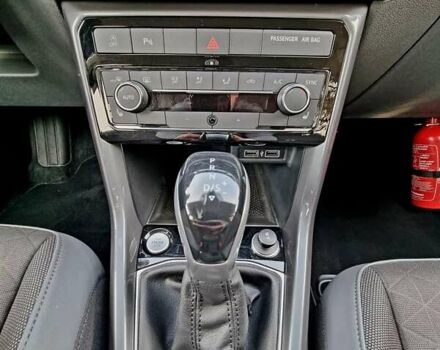 Серый Фольксваген T-Cross, объемом двигателя 1.6 л и пробегом 115 тыс. км за 23499 $, фото 60 на Automoto.ua