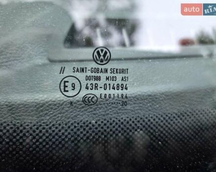 Серый Фольксваген T-Cross, объемом двигателя 1.6 л и пробегом 115 тыс. км за 22999 $, фото 80 на Automoto.ua