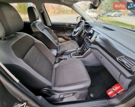 Серый Фольксваген T-Cross, объемом двигателя 1.6 л и пробегом 115 тыс. км за 23499 $, фото 85 на Automoto.ua