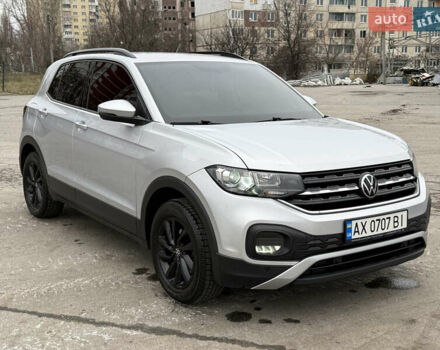 Серый Фольксваген T-Cross, объемом двигателя 1 л и пробегом 54 тыс. км за 19000 $, фото 2 на Automoto.ua