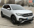 Серый Фольксваген T-Cross, объемом двигателя 1 л и пробегом 54 тыс. км за 19000 $, фото 2 на Automoto.ua