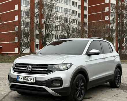 Серый Фольксваген T-Cross, объемом двигателя 1 л и пробегом 54 тыс. км за 19000 $, фото 1 на Automoto.ua