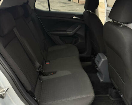 Серый Фольксваген T-Cross, объемом двигателя 1 л и пробегом 54 тыс. км за 19000 $, фото 23 на Automoto.ua