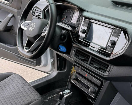 Серый Фольксваген T-Cross, объемом двигателя 1 л и пробегом 54 тыс. км за 19000 $, фото 19 на Automoto.ua