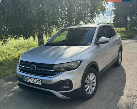 Серый Фольксваген T-Cross, объемом двигателя 1 л и пробегом 43 тыс. км за 23100 $, фото 1 на Automoto.ua