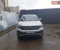 Серый Фольксваген T-Cross, объемом двигателя 1 л и пробегом 53 тыс. км за 19000 $, фото 3 на Automoto.ua