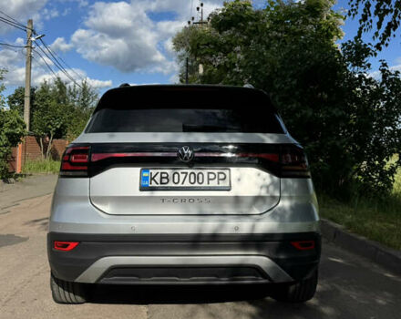 Серый Фольксваген T-Cross, объемом двигателя 1 л и пробегом 43 тыс. км за 23100 $, фото 2 на Automoto.ua
