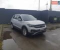 Серый Фольксваген T-Cross, объемом двигателя 1 л и пробегом 53 тыс. км за 19000 $, фото 2 на Automoto.ua