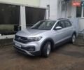 Серый Фольксваген T-Cross, объемом двигателя 1 л и пробегом 53 тыс. км за 19000 $, фото 1 на Automoto.ua