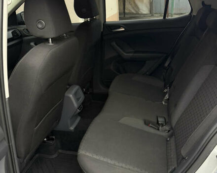 Серый Фольксваген T-Cross, объемом двигателя 1 л и пробегом 54 тыс. км за 19000 $, фото 25 на Automoto.ua