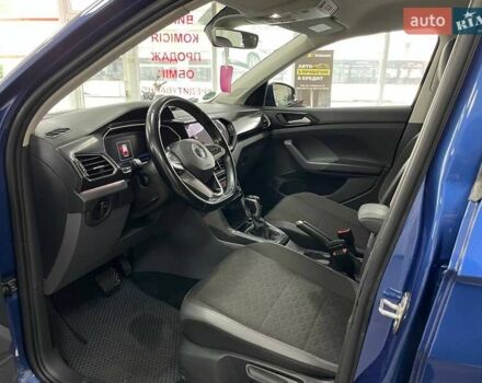 Синий Фольксваген T-Cross, объемом двигателя 1.6 л и пробегом 135 тыс. км за 19990 $, фото 19 на Automoto.ua
