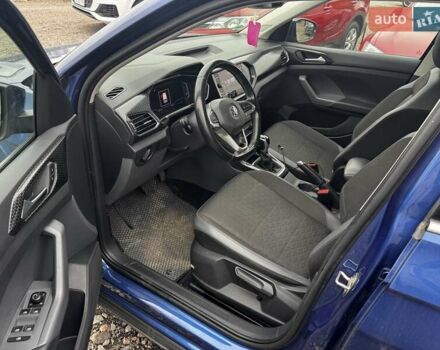 Фольксваген T-Cross 2020 в Киеве на Automoto.ua Синий Фольксваген T-Cross, объемом двигателя 1.6 л и пробегом 137 тыс. км за 19950 $, фото 7 на Automoto.ua