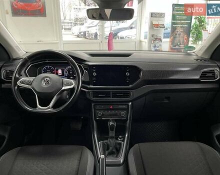 Синий Фольксваген T-Cross, объемом двигателя 1.6 л и пробегом 135 тыс. км за 19990 $, фото 28 на Automoto.ua