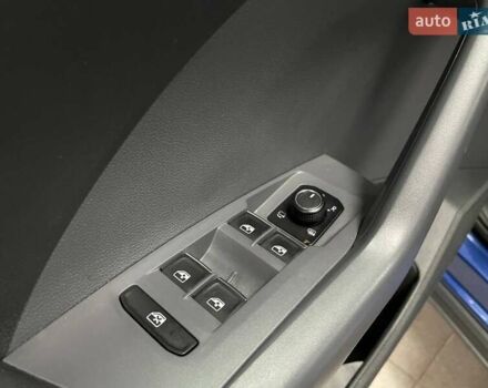 Синий Фольксваген T-Cross, объемом двигателя 1.6 л и пробегом 135 тыс. км за 19990 $, фото 18 на Automoto.ua