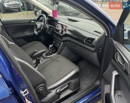 Фольксваген T-Cross 2020 в Киеве на Automoto.ua Синий Фольксваген T-Cross, объемом двигателя 1.6 л и пробегом 137 тыс. км за 19950 $, фото 11 на Automoto.ua