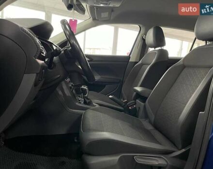 Синий Фольксваген T-Cross, объемом двигателя 1.6 л и пробегом 135 тыс. км за 19990 $, фото 20 на Automoto.ua