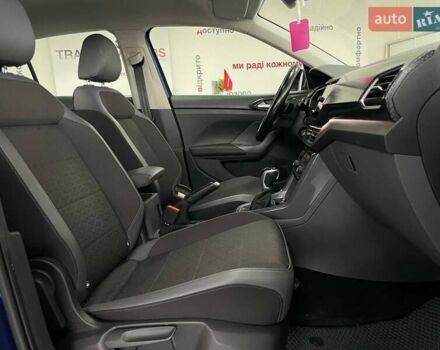 Синий Фольксваген T-Cross, объемом двигателя 1.6 л и пробегом 135 тыс. км за 19990 $, фото 40 на Automoto.ua