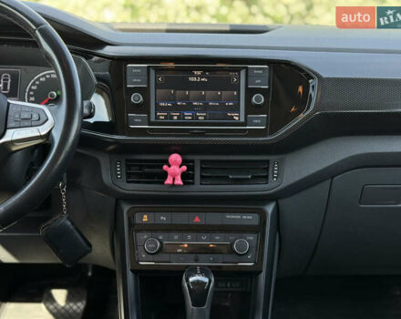 Оранжевый Фольксваген T-Cross, объемом двигателя 1 л и пробегом 79 тыс. км за 18500 $, фото 37 на Automoto.ua