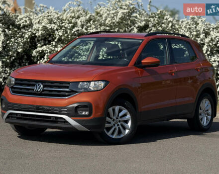 Оранжевый Фольксваген T-Cross, объемом двигателя 1 л и пробегом 79 тыс. км за 18500 $, фото 1 на Automoto.ua