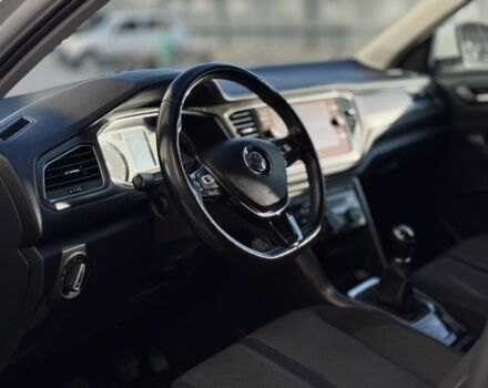 Білий Фольксваген Ті-Рок, об'ємом двигуна 1.5 л та пробігом 180 тис. км за 16600 $, фото 1 на Automoto.ua