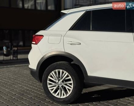 Белый Фольксваген Ти-Рок, объемом двигателя 1.5 л и пробегом 180 тыс. км за 16600 $, фото 2 на Automoto.ua