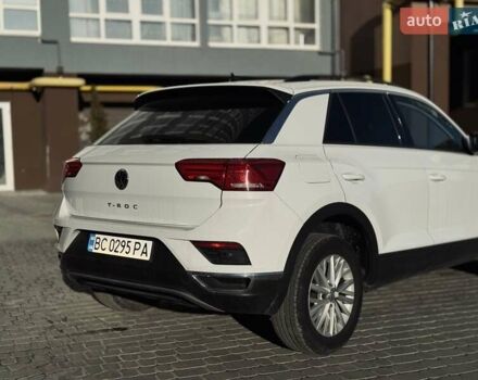 Белый Фольксваген Ти-Рок, объемом двигателя 1.5 л и пробегом 180 тыс. км за 16600 $, фото 3 на Automoto.ua