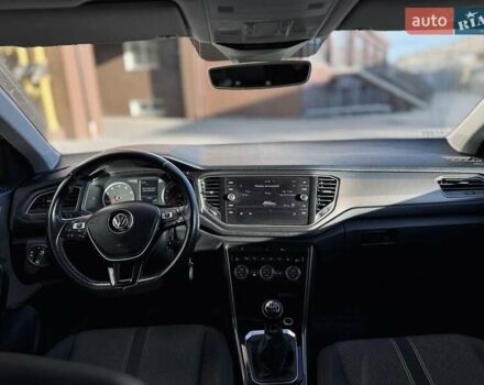 Белый Фольксваген Ти-Рок, объемом двигателя 1.5 л и пробегом 180 тыс. км за 16600 $, фото 1 на Automoto.ua