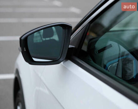 Белый Фольксваген Ти-Рок, объемом двигателя 1.97 л и пробегом 159 тыс. км за 23000 $, фото 15 на Automoto.ua