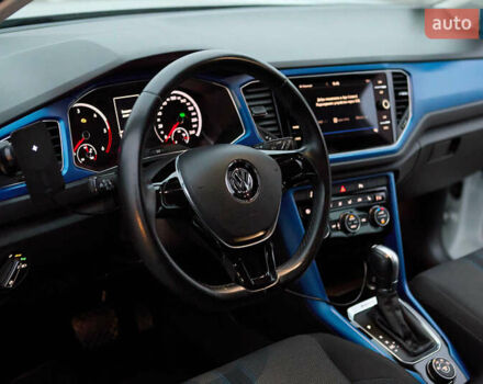 Белый Фольксваген Ти-Рок, объемом двигателя 1.97 л и пробегом 159 тыс. км за 23000 $, фото 36 на Automoto.ua