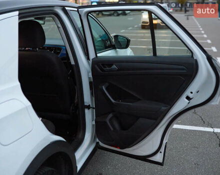 Белый Фольксваген Ти-Рок, объемом двигателя 1.97 л и пробегом 159 тыс. км за 23000 $, фото 22 на Automoto.ua