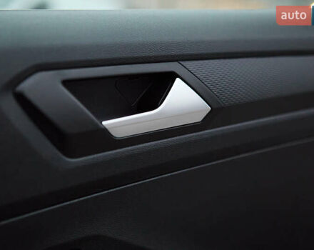 Белый Фольксваген Ти-Рок, объемом двигателя 1.97 л и пробегом 159 тыс. км за 23000 $, фото 40 на Automoto.ua