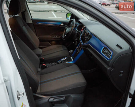 Белый Фольксваген Ти-Рок, объемом двигателя 1.97 л и пробегом 159 тыс. км за 23000 $, фото 39 на Automoto.ua