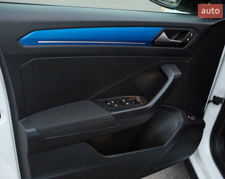 Белый Фольксваген Ти-Рок, объемом двигателя 1.97 л и пробегом 159 тыс. км за 23000 $, фото 34 на Automoto.ua