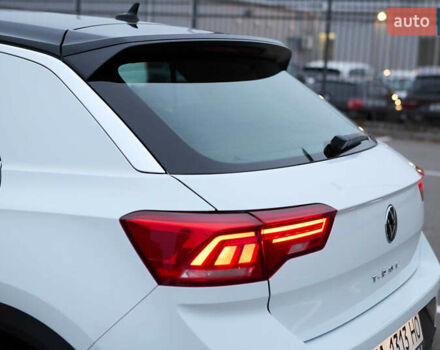 Белый Фольксваген Ти-Рок, объемом двигателя 1.97 л и пробегом 159 тыс. км за 23000 $, фото 11 на Automoto.ua