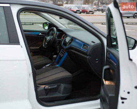 Белый Фольксваген Ти-Рок, объемом двигателя 1.97 л и пробегом 159 тыс. км за 23000 $, фото 23 на Automoto.ua