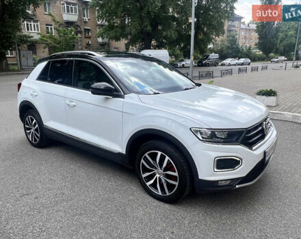 Белый Фольксваген Ти-Рок, объемом двигателя 1.5 л и пробегом 42 тыс. км за 22800 $, фото 1 на Automoto.ua
