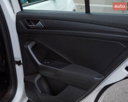 Белый Фольксваген Ти-Рок, объемом двигателя 1.97 л и пробегом 159 тыс. км за 23000 $, фото 43 на Automoto.ua