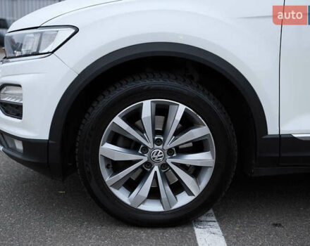 Белый Фольксваген Ти-Рок, объемом двигателя 1.97 л и пробегом 159 тыс. км за 23000 $, фото 14 на Automoto.ua