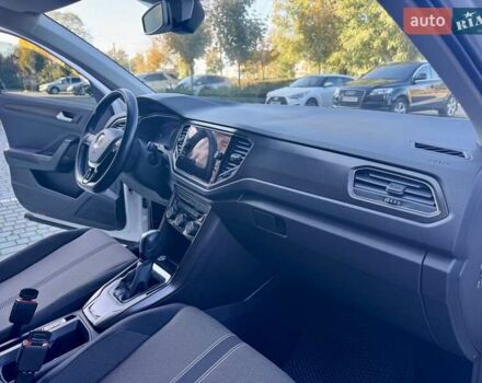 Фольксваген Ти-Рок 2019 в Одессе на Automoto.ua Белый Фольксваген Ти-Рок, объемом двигателя 1.5 л и пробегом 71 тыс. км за 19999 $, фото 40 на Automoto.ua